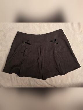 Pleated Gray Mini Skort with Decorative Bows